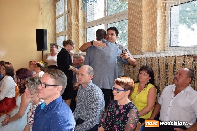 Zdjęcie w galerii na portalu naszwodzislaw.com: Mszana, Gogołowa: 54 uczniów zakończyło edukację  wiadomości z regionu