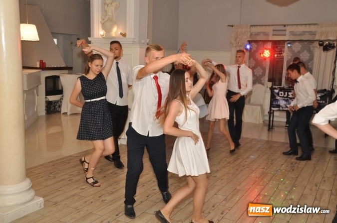 Zdjęcie w galerii na portalu naszwodzislaw.com: Mszana, Gogołowa: 54 uczniów zakończyło edukację  wiadomości z regionu