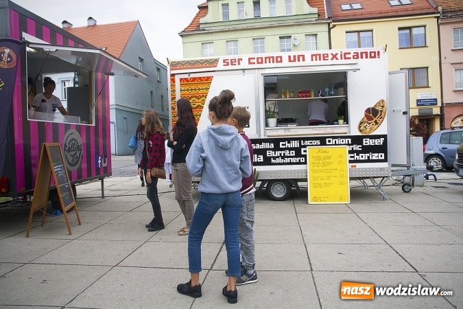 Zdjęcie w galerii na portalu naszwodzislaw.com: Food trucki w Wodzisławiu na rozpoczęcie wakacji wiadomości z regionu