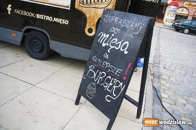 Zdjęcie w galerii na portalu naszwodzislaw.com: Food trucki w Wodzisławiu na rozpoczęcie wakacji wiadomości z regionu