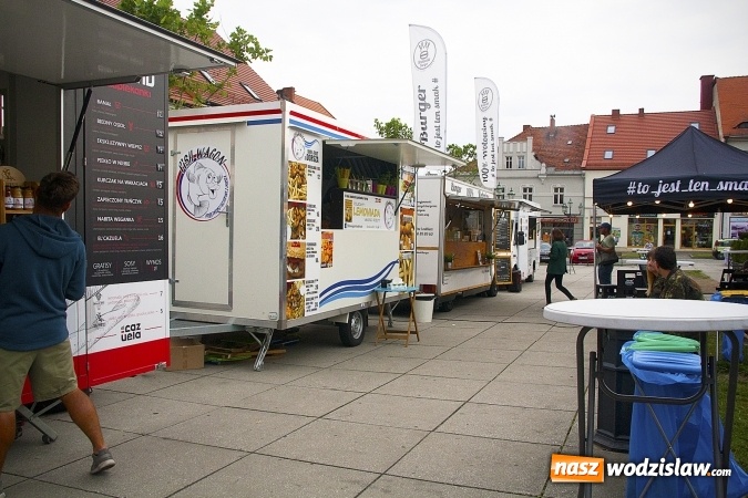 Zdjęcie w galerii na portalu naszwodzislaw.com: Food trucki w Wodzisławiu na rozpoczęcie wakacji wiadomości z regionu