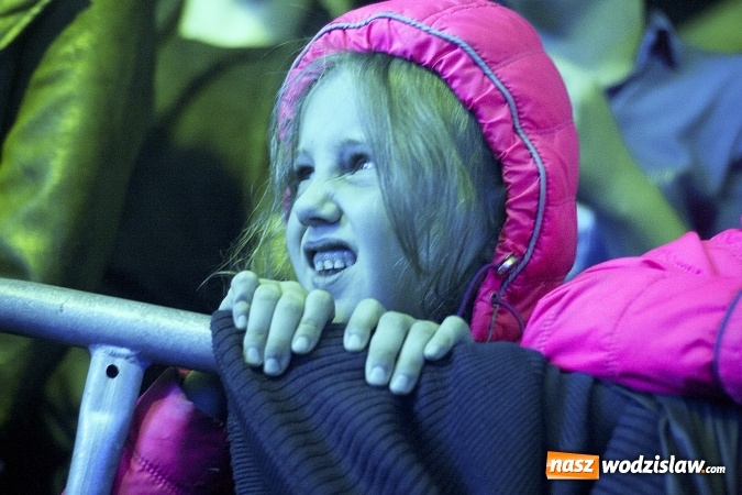 Zdjęcie w galerii na portalu naszwodzislaw.com: Mimo chłodu, atmosfera była gorąca! W Olzie powitano wakacje. Na scenie Tabu i Koniec Świata wiadomości z regionu