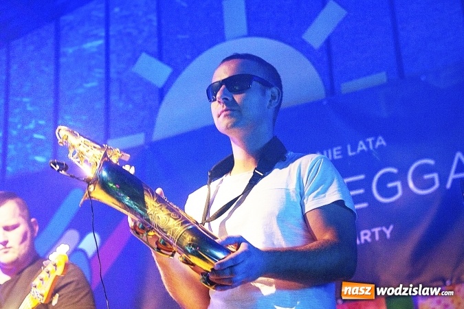 Zdjęcie w galerii na portalu naszwodzislaw.com: Mimo chłodu, atmosfera była gorąca! W Olzie powitano wakacje. Na scenie Tabu i Koniec Świata wiadomości z regionu