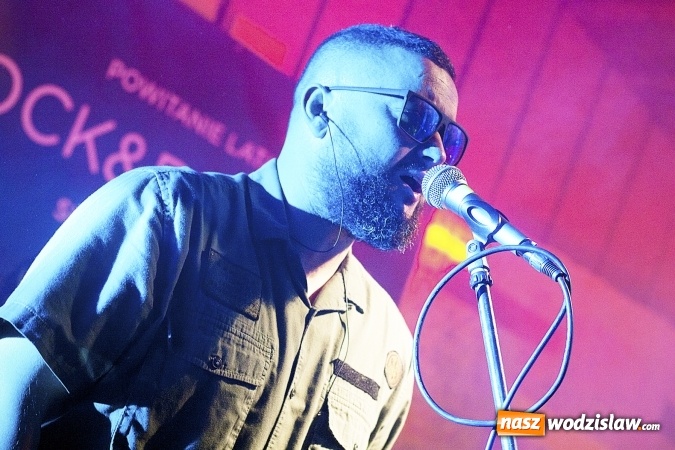 Zdjęcie w galerii na portalu naszwodzislaw.com: Mimo chłodu, atmosfera była gorąca! W Olzie powitano wakacje. Na scenie Tabu i Koniec Świata wiadomości z regionu