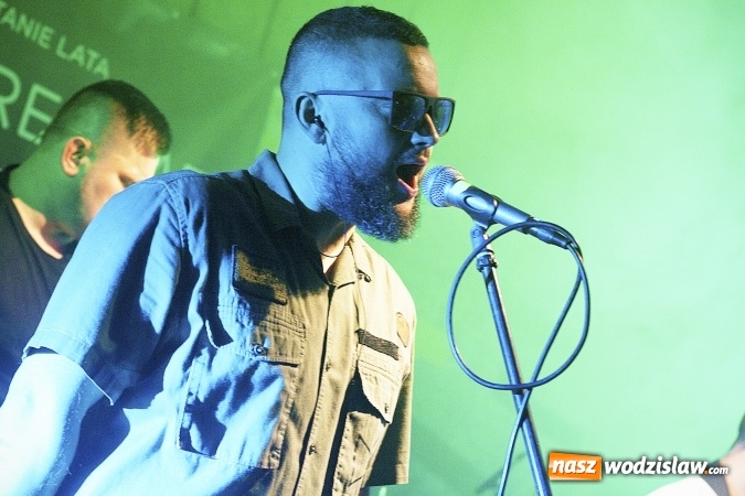 Zdjęcie w galerii na portalu naszwodzislaw.com: Mimo chłodu, atmosfera była gorąca! W Olzie powitano wakacje. Na scenie Tabu i Koniec Świata wiadomości z regionu