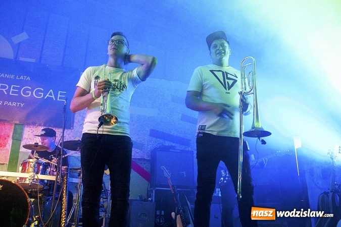 Zdjęcie w galerii na portalu naszwodzislaw.com: Mimo chłodu, atmosfera była gorąca! W Olzie powitano wakacje. Na scenie Tabu i Koniec Świata wiadomości z regionu