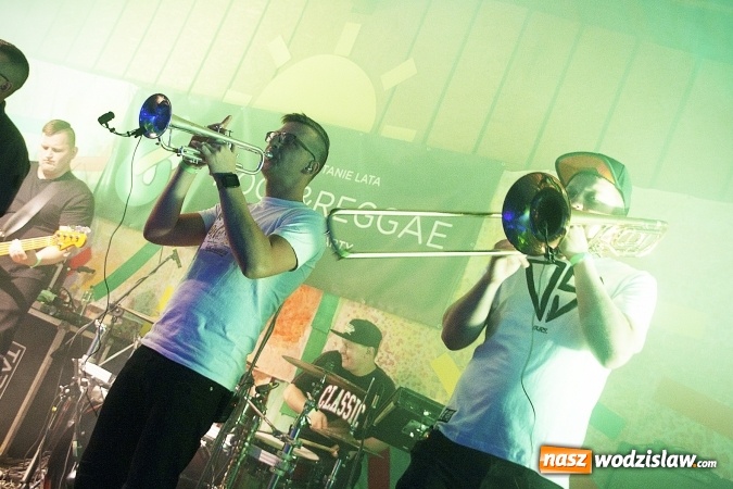 Zdjęcie w galerii na portalu naszwodzislaw.com: Mimo chłodu, atmosfera była gorąca! W Olzie powitano wakacje. Na scenie Tabu i Koniec Świata wiadomości z regionu