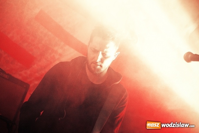 Zdjęcie w galerii na portalu naszwodzislaw.com: Mimo chłodu, atmosfera była gorąca! W Olzie powitano wakacje. Na scenie Tabu i Koniec Świata wiadomości z regionu