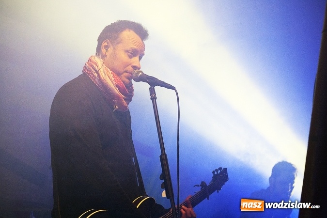 Zdjęcie w galerii na portalu naszwodzislaw.com: Mimo chłodu, atmosfera była gorąca! W Olzie powitano wakacje. Na scenie Tabu i Koniec Świata wiadomości z regionu