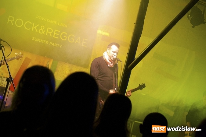 Zdjęcie w galerii na portalu naszwodzislaw.com: Mimo chłodu, atmosfera była gorąca! W Olzie powitano wakacje. Na scenie Tabu i Koniec Świata wiadomości z regionu