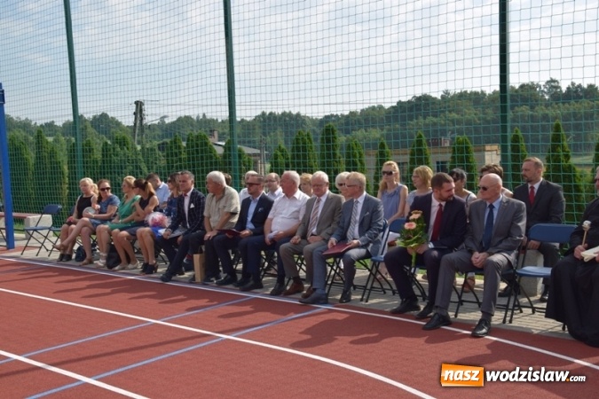 Zdjęcie w galerii na portalu naszwodzislaw.com: Oficjalne otwarcie boiska sportowego przy Szkole Podstawowej w Mszanie wiadomości z regionu