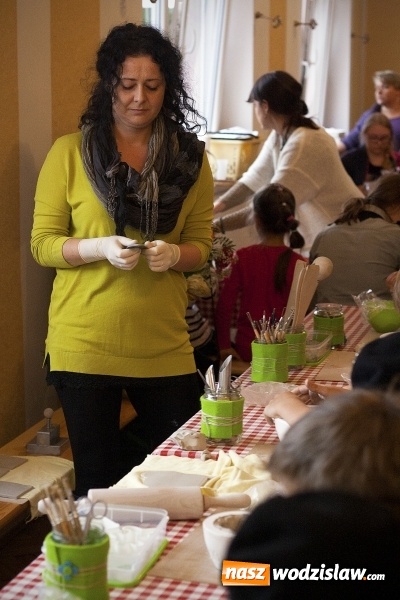 Zdjęcie w galerii na portalu naszwodzislaw.com: Pletli wianki i biesiadowali przy ognisku. Zorganizowano III Wodzisławską Noc Świętojańską wiadomości z regionu