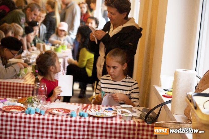 Zdjęcie w galerii na portalu naszwodzislaw.com: Pletli wianki i biesiadowali przy ognisku. Zorganizowano III Wodzisławską Noc Świętojańską wiadomości z regionu