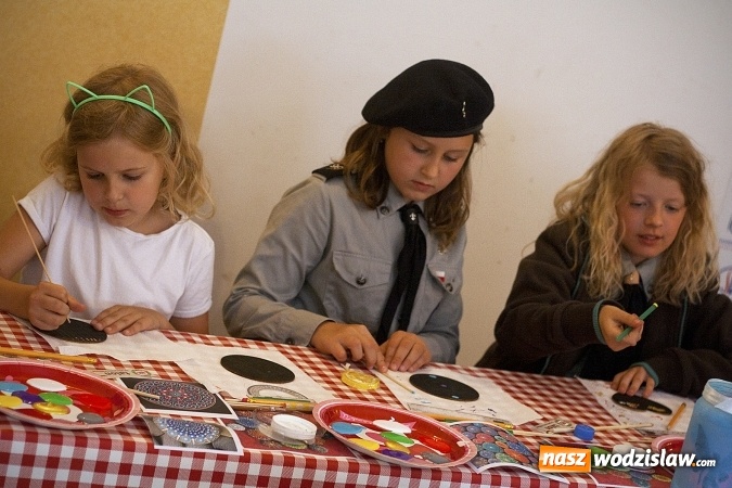 Zdjęcie w galerii na portalu naszwodzislaw.com: Pletli wianki i biesiadowali przy ognisku. Zorganizowano III Wodzisławską Noc Świętojańską wiadomości z regionu