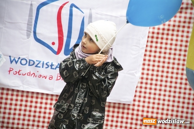 Zdjęcie w galerii na portalu naszwodzislaw.com: Pletli wianki i biesiadowali przy ognisku. Zorganizowano III Wodzisławską Noc Świętojańską wiadomości z regionu