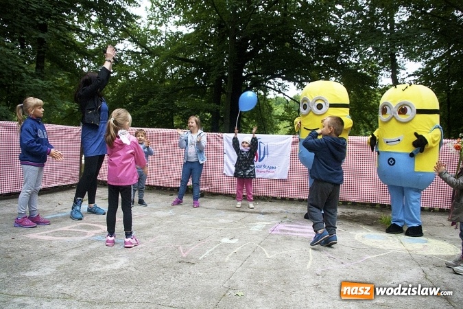 Zdjęcie w galerii na portalu naszwodzislaw.com: Pletli wianki i biesiadowali przy ognisku. Zorganizowano III Wodzisławską Noc Świętojańską wiadomości z regionu