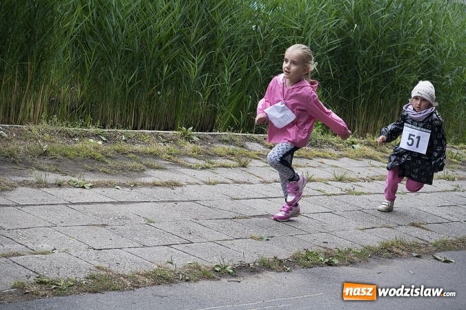 Zdjęcie w galerii na portalu naszwodzislaw.com: Pletli wianki i biesiadowali przy ognisku. Zorganizowano III Wodzisławską Noc Świętojańską wiadomości z regionu