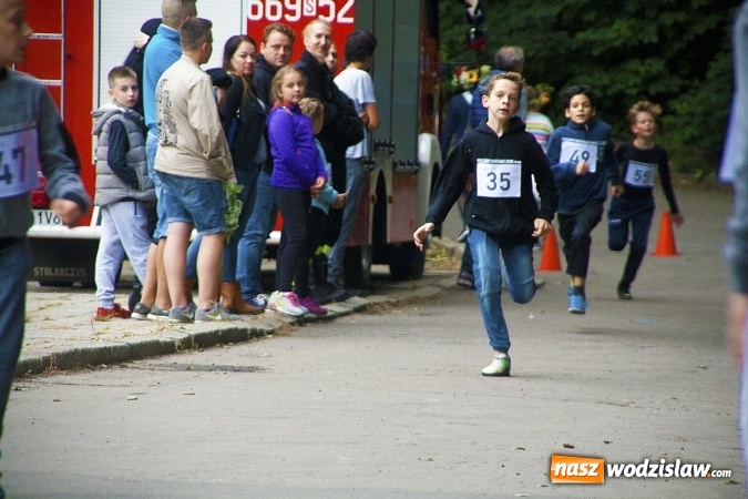 Zdjęcie w galerii na portalu naszwodzislaw.com: Pletli wianki i biesiadowali przy ognisku. Zorganizowano III Wodzisławską Noc Świętojańską wiadomości z regionu