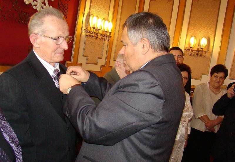 Zdjęcie w galerii na portalu naszwodzislaw.com: Medale za pół wieku wspólnego życia wiadomości z regionu