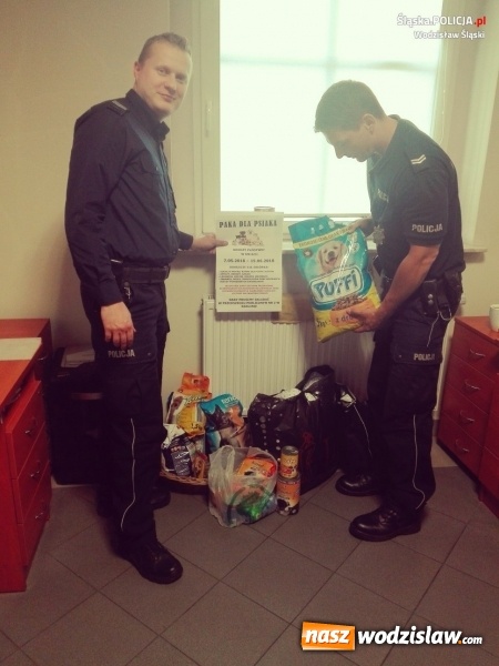 Zdjęcie w galerii na portalu naszwodzislaw.com: Dzielnicowi z Radlina zorganizowali zbiórkę karmy dla bezdomnych zwierząt wiadomości z regionu