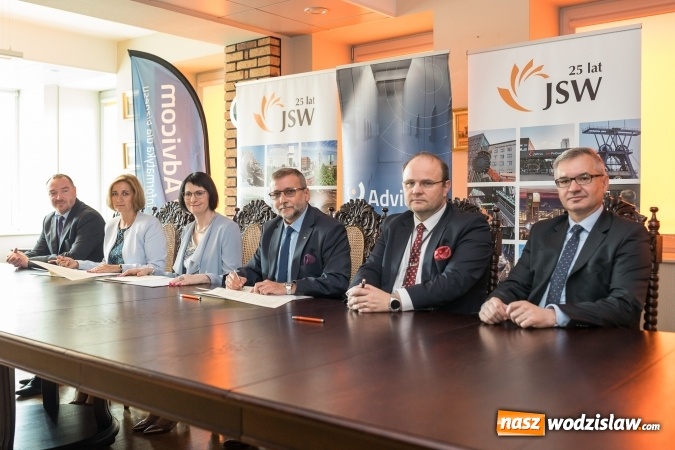 Zdjęcie w galerii na portalu naszwodzislaw.com: PWSZ podpisała porozumienie o współpracy z Jastrzębską Spółką Węglową wiadomości z regionu