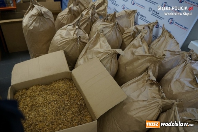 Zdjęcie w galerii na portalu naszwodzislaw.com: Wodzisławska drogówka tym razem namierzyła... 20 tysięcy papierosów FOTO i WIDEO wiadomości z regionu