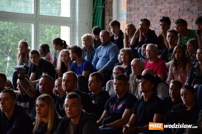 Zdjęcie w galerii na portalu naszwodzislaw.com: Polsko-brytyjskie zmagania na ringu w Wodzisławiu Śląskim  wiadomości z regionu