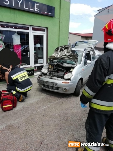Zdjęcie w galerii na portalu naszwodzislaw.com: Osobowy matiz zderzył się z ciężarówką w Rydułtowach. Jeden z kierowców z urazem głowy trafił do szpitala wiadomości z regionu