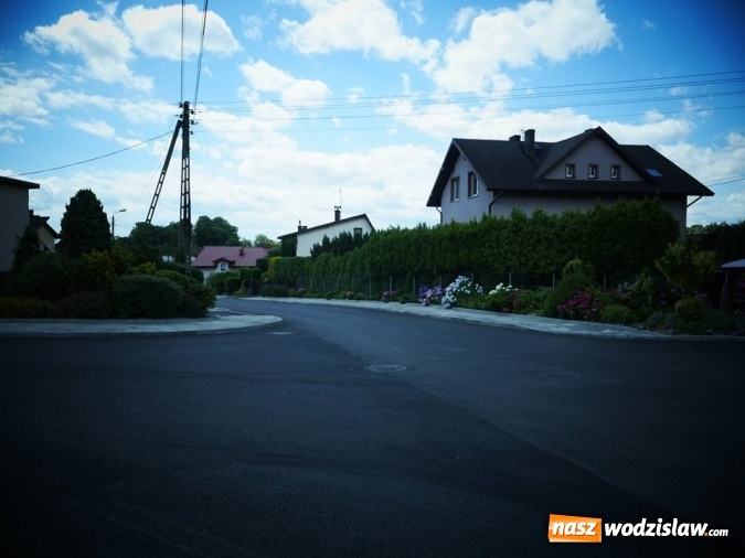 Zdjęcie w galerii na portalu naszwodzislaw.com: Droga równa jak stół. Remont ulicy Liliowej w Wodzisławiu Śląskim dobiegł końca wiadomości z regionu