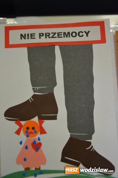 Zdjęcie w galerii na portalu naszwodzislaw.com: Artystycznie wyrazili sprzeciw wobec przemocy wiadomości z regionu