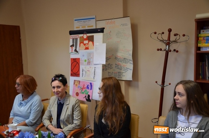 Zdjęcie w galerii na portalu naszwodzislaw.com: Artystycznie wyrazili sprzeciw wobec przemocy wiadomości z regionu