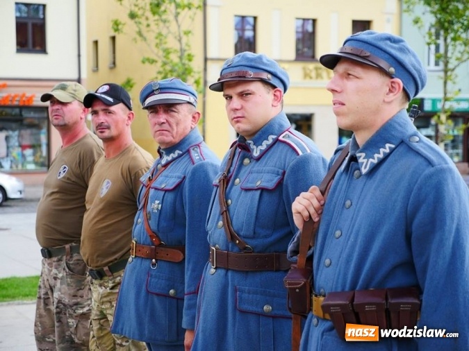 Zdjęcie w galerii na portalu naszwodzislaw.com: Patriotyczne ognisko i zwiedzanie schronu. Obchody 100-lecia Niepodległości w Wodzisławiu Śląskim wiadomości z regionu