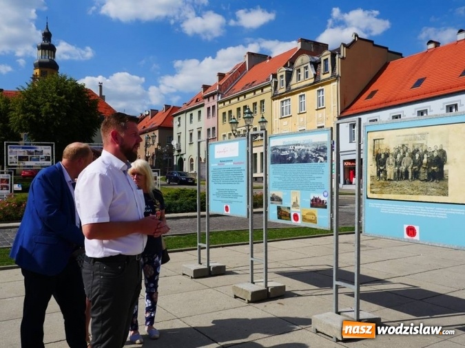 Zdjęcie w galerii na portalu naszwodzislaw.com: Patriotyczne ognisko i zwiedzanie schronu. Obchody 100-lecia Niepodległości w Wodzisławiu Śląskim wiadomości z regionu