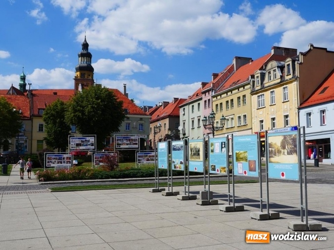 Zdjęcie w galerii na portalu naszwodzislaw.com: Patriotyczne ognisko i zwiedzanie schronu. Obchody 100-lecia Niepodległości w Wodzisławiu Śląskim wiadomości z regionu