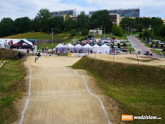 Zdjęcie w galerii na portalu naszwodzislaw.com: Ogólnopolskie zawody BMX Racing na Trzech Wzgórzach  wiadomości z regionu