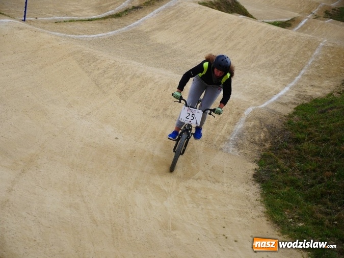 Zdjęcie w galerii na portalu naszwodzislaw.com: Ogólnopolskie zawody BMX Racing na Trzech Wzgórzach  wiadomości z regionu