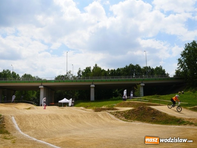 Zdjęcie w galerii na portalu naszwodzislaw.com: Ogólnopolskie zawody BMX Racing na Trzech Wzgórzach  wiadomości z regionu