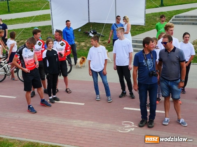 Zdjęcie w galerii na portalu naszwodzislaw.com: Ogólnopolskie zawody BMX Racing na Trzech Wzgórzach  wiadomości z regionu