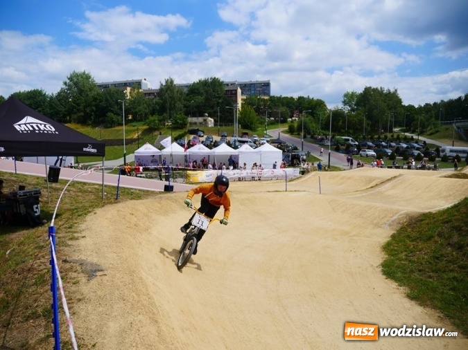 Zdjęcie w galerii na portalu naszwodzislaw.com: Ogólnopolskie zawody BMX Racing na Trzech Wzgórzach  wiadomości z regionu