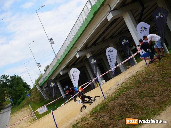 Zdjęcie w galerii na portalu naszwodzislaw.com: Ogólnopolskie zawody BMX Racing na Trzech Wzgórzach  wiadomości z regionu