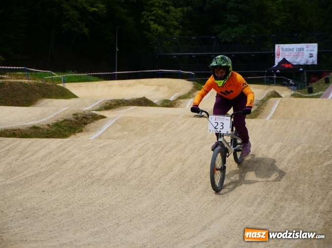 Zdjęcie w galerii na portalu naszwodzislaw.com: Ogólnopolskie zawody BMX Racing na Trzech Wzgórzach  wiadomości z regionu