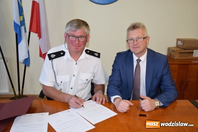 Zdjęcie w galerii na portalu naszwodzislaw.com: Strażacy z Gminy Mszana z nowym sprzętem  wiadomości z regionu