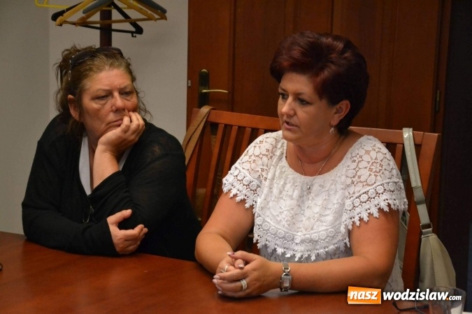 Zdjęcie w galerii na portalu naszwodzislaw.com: Babcie i dziadkowie tworzą album o Rogowie wiadomości z regionu