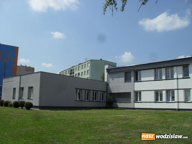 Zdjęcie w galerii na portalu naszwodzislaw.com: Nowe szaty przychodni przy ulicy Wyszyńskiego wiadomości z regionu
