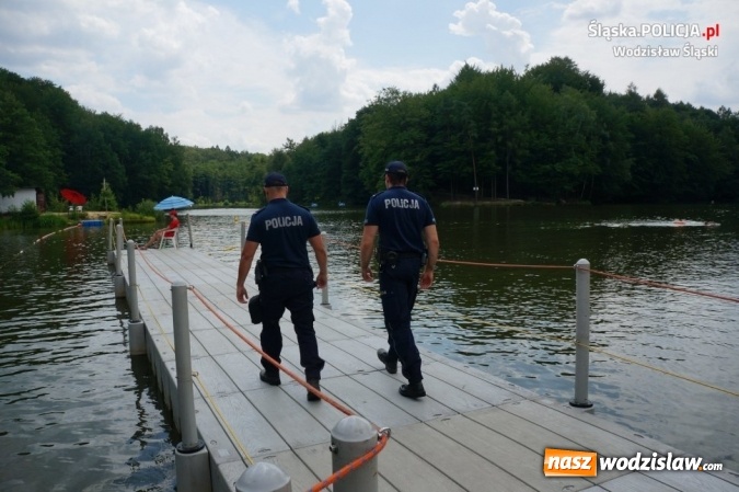 Zdjęcie w galerii na portalu naszwodzislaw.com: Policjanci kontrolują akweny wodne. Tym razem odwiedzili Balaton wiadomości z regionu