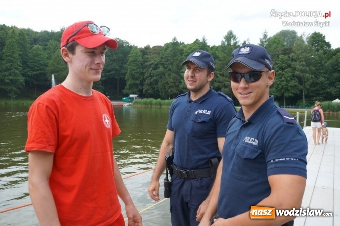 Zdjęcie w galerii na portalu naszwodzislaw.com: Policjanci kontrolują akweny wodne. Tym razem odwiedzili Balaton wiadomości z regionu