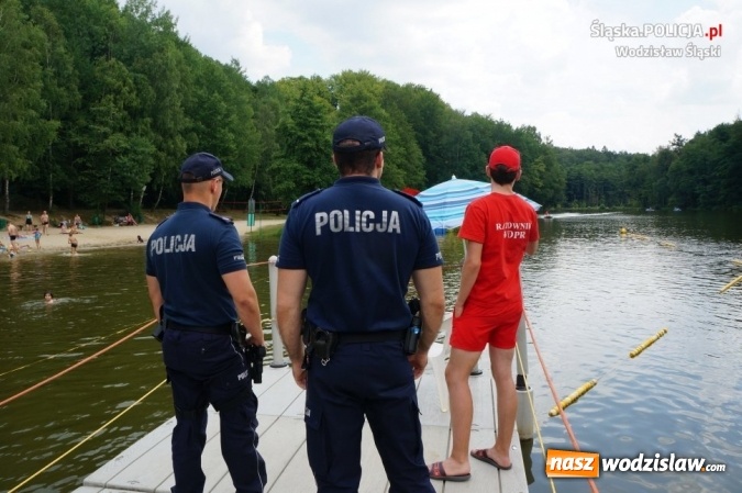 Zdjęcie w galerii na portalu naszwodzislaw.com: Policjanci kontrolują akweny wodne. Tym razem odwiedzili Balaton wiadomości z regionu