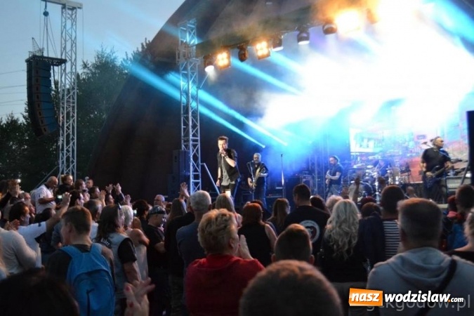 Zdjęcie w galerii na portalu naszwodzislaw.com: Dni Godowa za nami. Gwiazdą imprezy był zespół Bracia  wiadomości z regionu