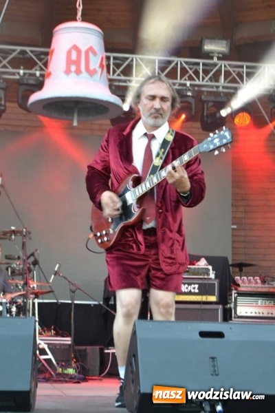 Zdjęcie w galerii na portalu naszwodzislaw.com: Dni Godowa za nami. Gwiazdą imprezy był zespół Bracia  wiadomości z regionu