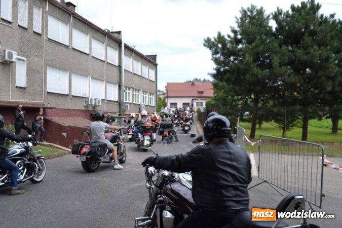 Zdjęcie w galerii na portalu naszwodzislaw.com: Dni Godowa za nami. Gwiazdą imprezy był zespół Bracia  wiadomości z regionu